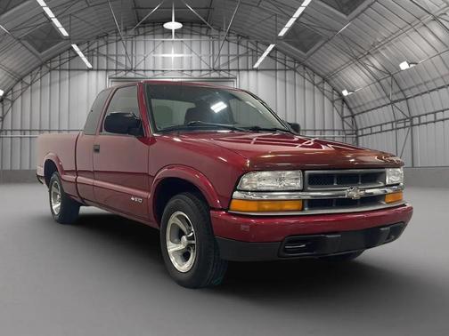 Barcelona Red 2003 Chevrolet S-10 Base