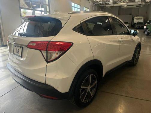 White 2021 Honda HR-V EX
