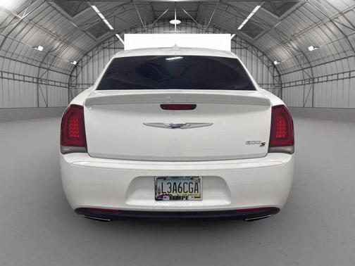 2018 Chrysler 300 S
