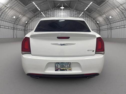 2018 Chrysler 300 S