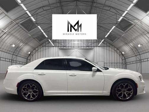 2018 Chrysler 300 S