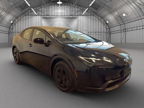 2025 Toyota Prius LE