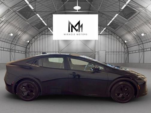 2025 Toyota Prius LE