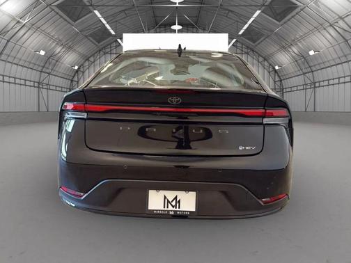 2025 Toyota Prius LE