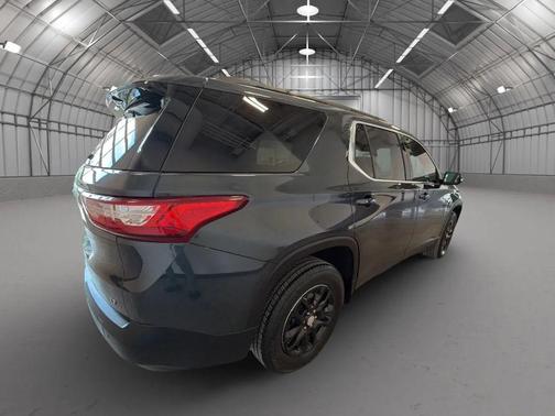 Graphite Metallic 2019 Chevrolet Traverse LT Cloth