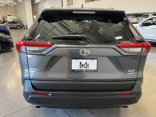 Magnetic Gray Metallic 2025 Toyota RAV4 XLE