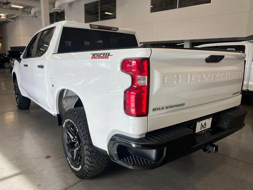 Summit White 2021 Chevrolet Silverado 1500 Custom Trail Boss