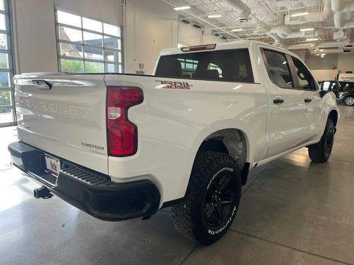 Summit White 2021 Chevrolet Silverado 1500 Custom Trail Boss