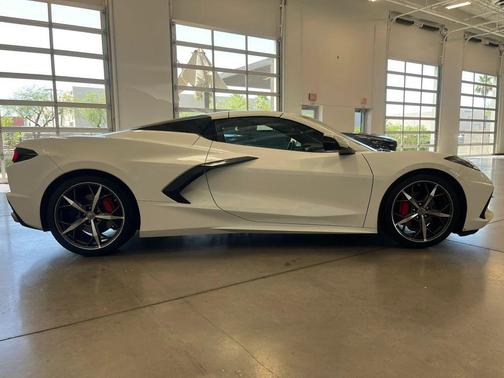 Arctic White 2022 Chevrolet Corvette Stingray w/1LT