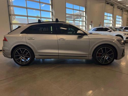 2021 Audi Q8 55 Premium Plus