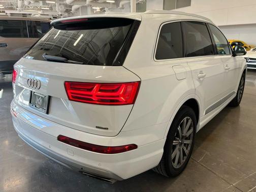 2019 Audi Q7 45 Premium Plus