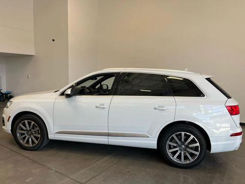 2019 Audi Q7 45 Premium Plus