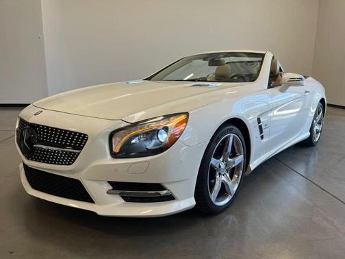 Diamond White Metallic 2013 Mercedes-Benz SL-Class SL 550 Roadster 2D