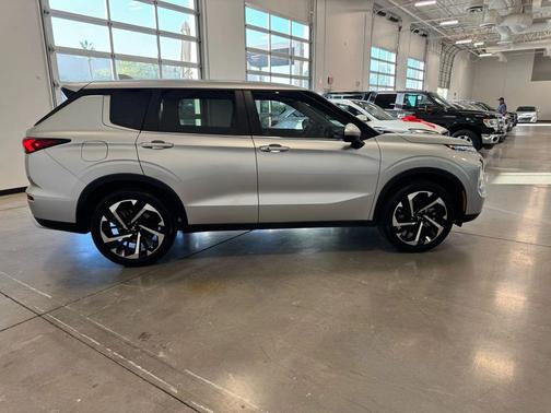 2024 Mitsubishi Outlander SE 2.5 2WD