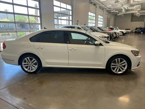 2019 Volkswagen Passat 2.0T Wolfsburg Edition