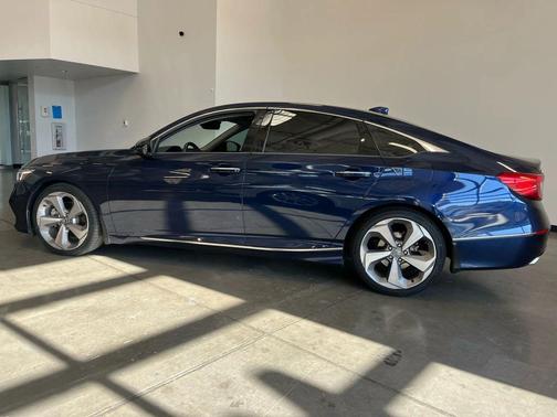 2019 Honda Accord Touring 2.0T