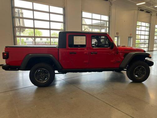 Firecracker Red Clearcoat 2021 Jeep Gladiator Rubicon