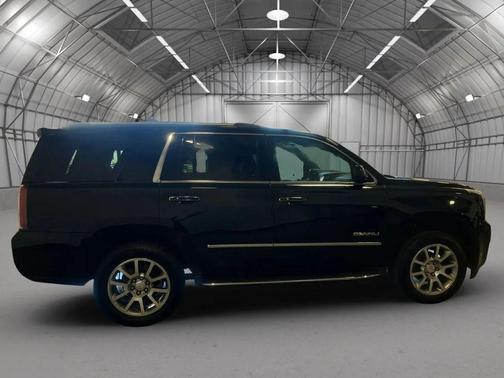 Black 2015 GMC Yukon Denali