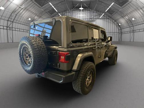 Granite Crystal Metallic Clearcoat 2018 Jeep Wrangler Unlimited Sahara