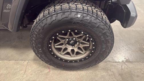 Granite Crystal Metallic Clearcoat 2018 Jeep Wrangler Unlimited Sahara