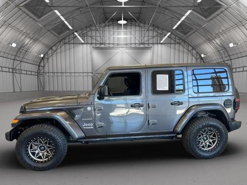 Granite Crystal Metallic Clearcoat 2018 Jeep Wrangler Unlimited Sahara