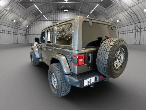 Granite Crystal Metallic Clearcoat 2018 Jeep Wrangler Unlimited Sahara