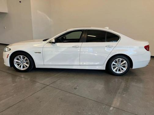 2016 BMW 528 528i