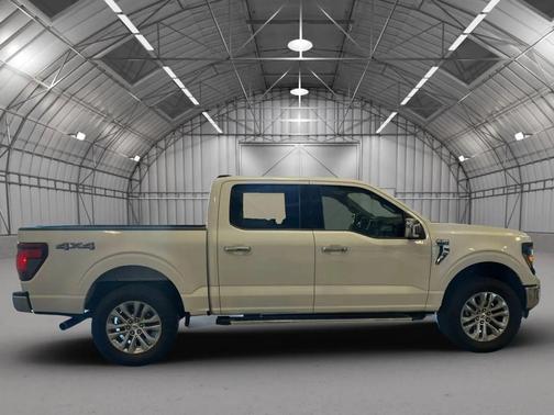 Oxford White 2024 Ford F-150 XLT