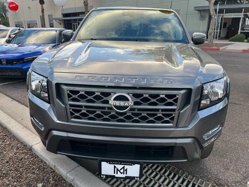 2022 Nissan Frontier SV