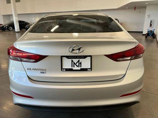 2018 Hyundai ELANTRA SE