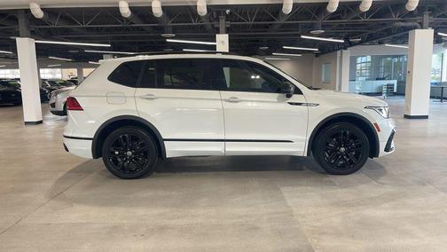 2022 Volkswagen Tiguan 2.0T SE R-Line Black 4MOTION
