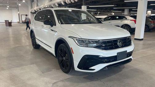 White 2022 Volkswagen Tiguan 2.0T SE R-Line Black 4MOTION