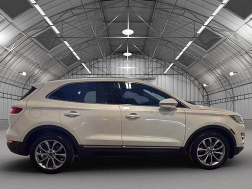 White Platinum Metallic Tri-Coat 2018 Lincoln MKC Select
