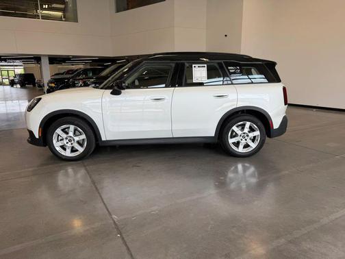 Nanuq White Metallic 2025 MINI Countryman Cooper S ALL4