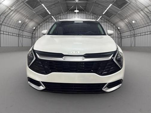 Snow White Pearl 2024 Kia Sportage Hybrid LX