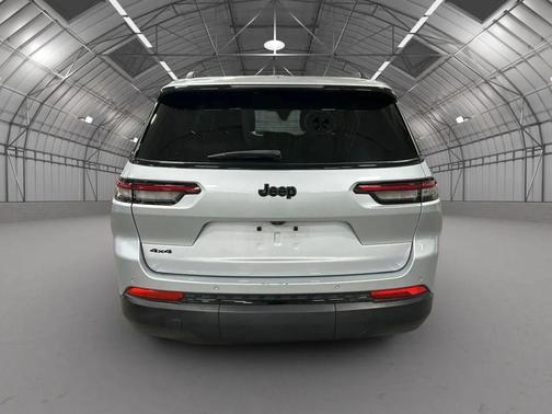 Silver Zynith 2024 Jeep Grand Cherokee L Altitude