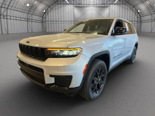 Silver Zynith 2024 Jeep Grand Cherokee L Altitude