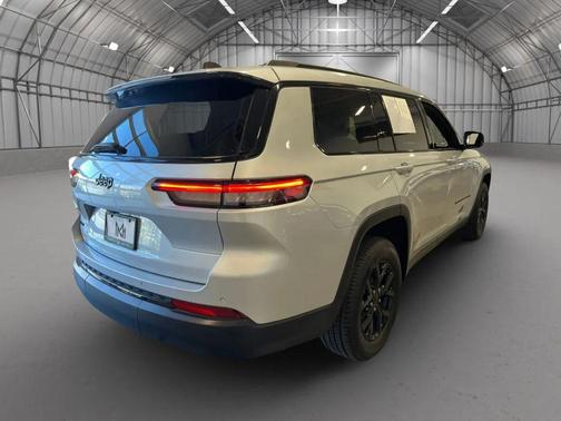 Silver Zynith 2024 Jeep Grand Cherokee L Altitude