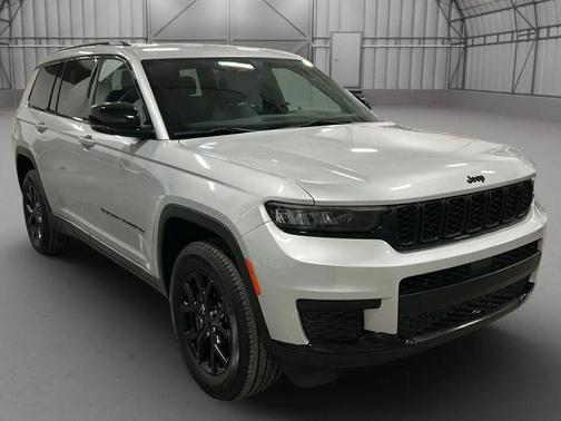 Silver Zynith 2024 Jeep Grand Cherokee L Altitude