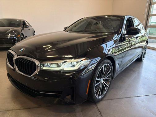 Jet Black 2022 BMW 530 i