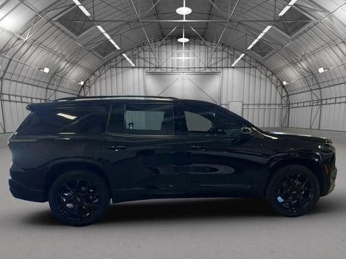 Mosaic Black Metallic 2025 Chevrolet Traverse RS