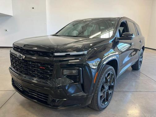 Mosaic Black Metallic 2025 Chevrolet Traverse RS