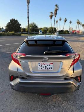 Silver Knockout Metallic 2018 Toyota C-HR XLE Premium 4dr Crossover