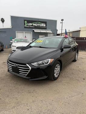 2017 Hyundai ELANTRA SE