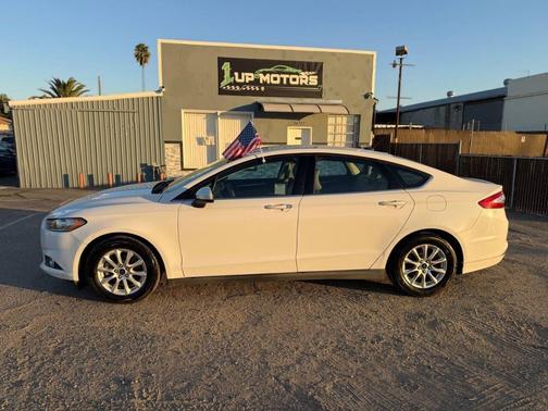 2015 Ford Fusion SE
