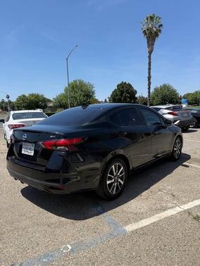 Super Black 2020 Nissan Versa 1.6 SV