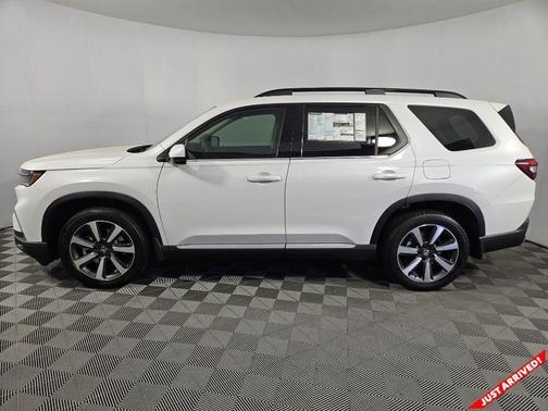 2025 Honda Pilot Touring 8-Passenger