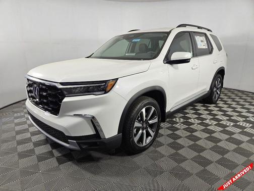2025 Honda Pilot Touring 8-Passenger
