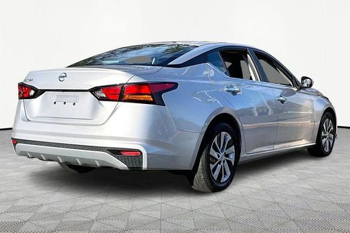 2022 Nissan Altima S FWD