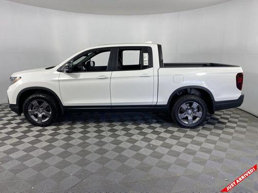 Platinum White Pearl 2026 Honda Ridgeline TrailSport